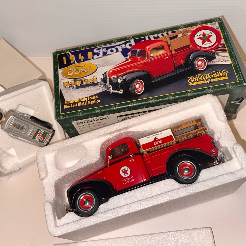 Texaco 1940 Ford Pickup Truck Replica - ERTL Collectibles